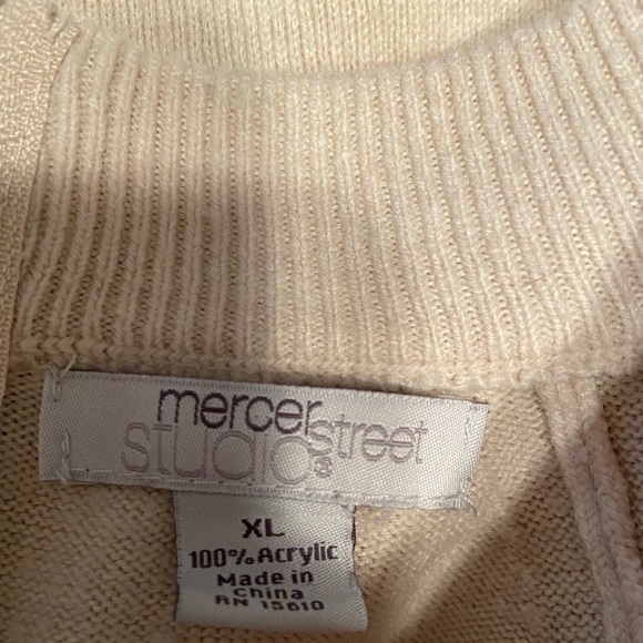 sweater - Picture 3 of 3